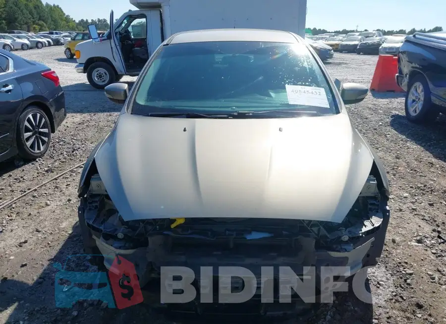 1FADP3F2XGL402677 Photo# 13
