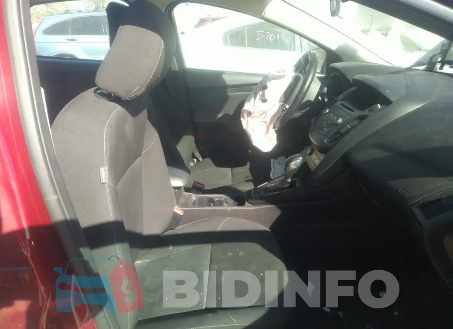 1FADP3F26HL333018 Photo# 5