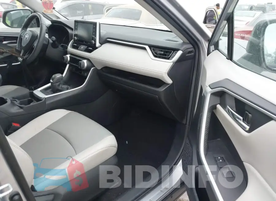 2T3C1RFV8MC122688 Photo# 5