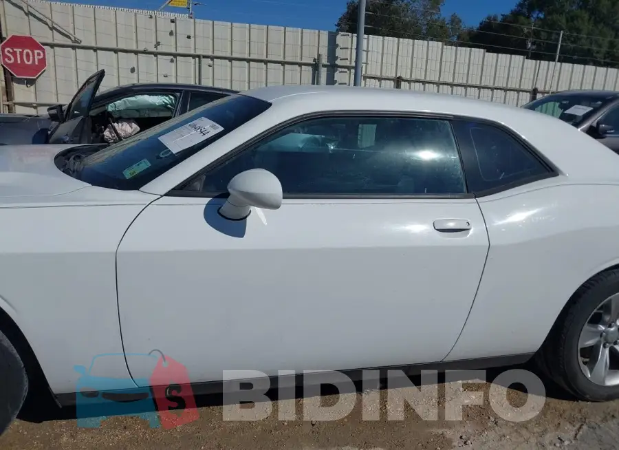 2C3CDZAGXGH183712 Photo# 15