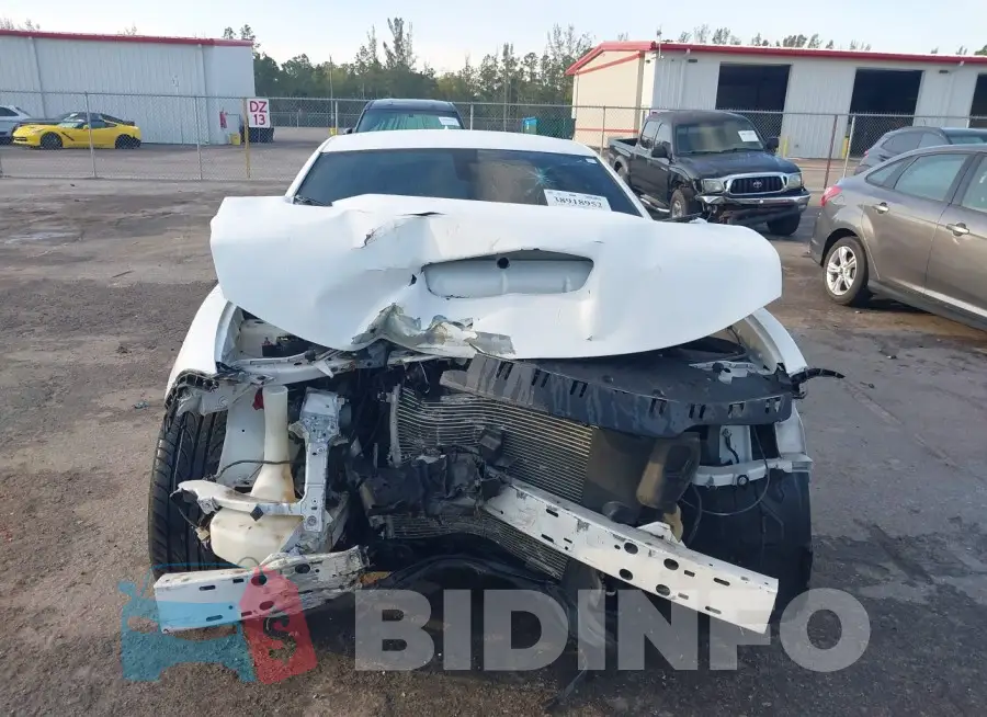 2C3CDXGJ1HH558542 Photo# 12