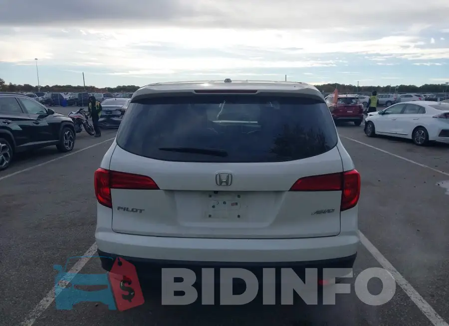 5FNYF6H57HB032607 Photo# 17
