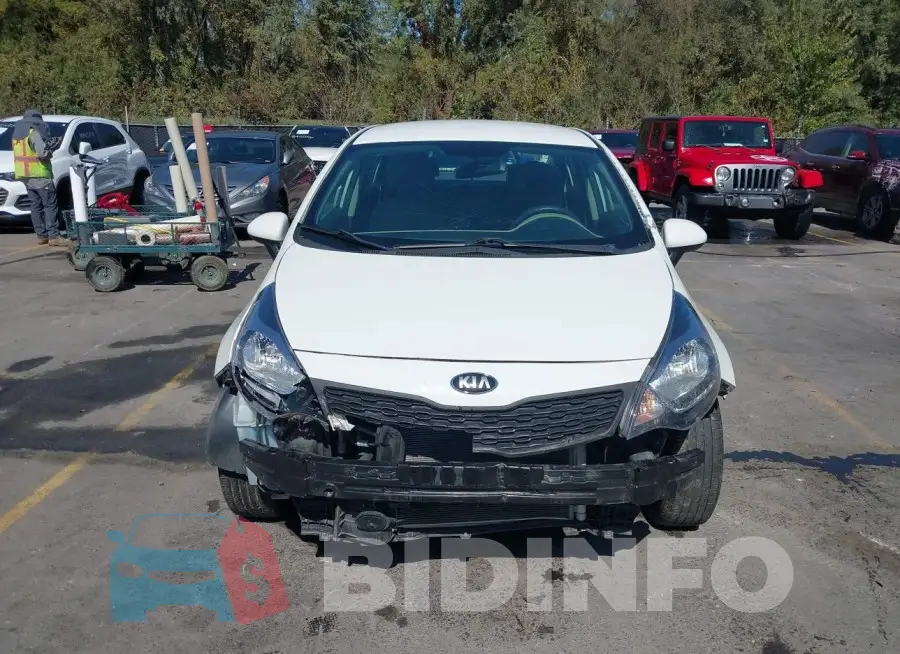 KNADM4A37F6427085 Photo# 6