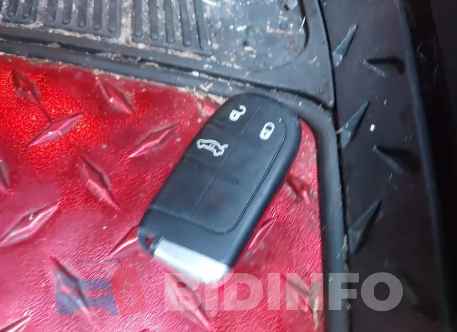 2C3CDXHG8GH227572 Photo# 11