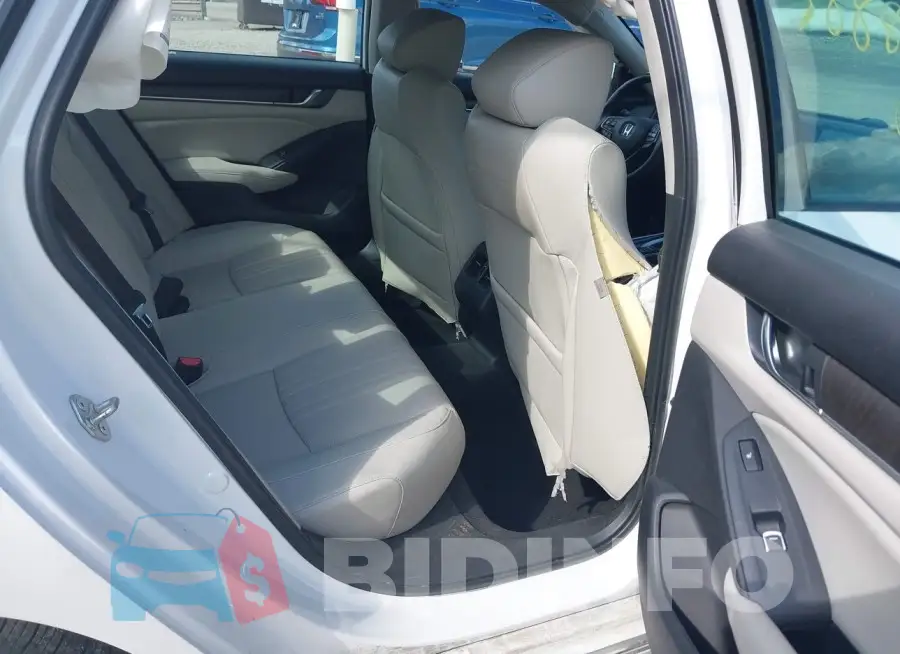 1HGCV1F96JA005386 Photo# 8
