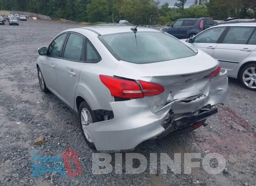 1FADP3F2XJL220002 Photo# 3