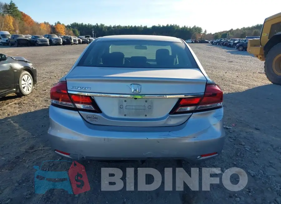 19XFB2F56FE049335 Photo# 16