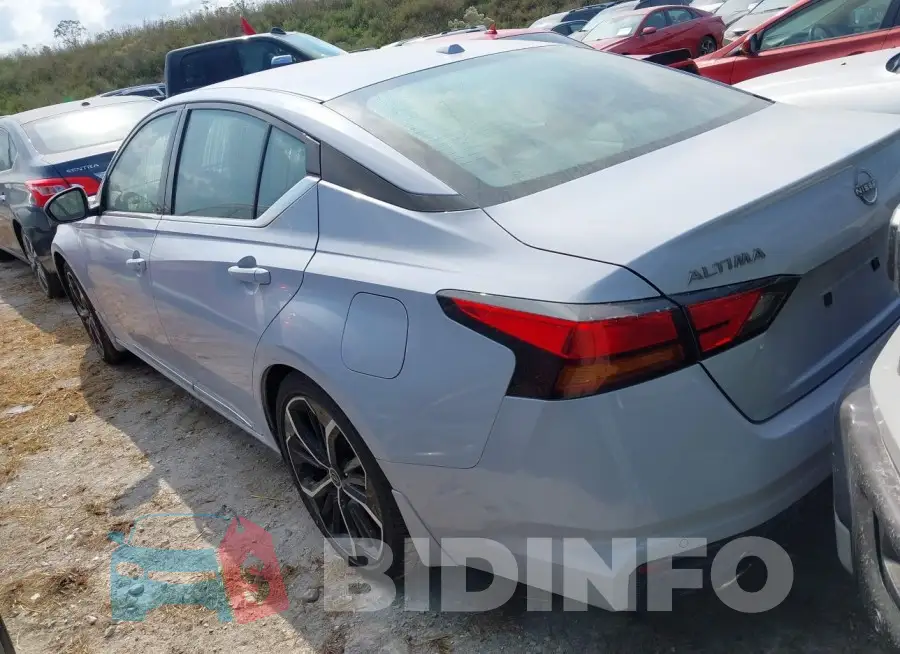 1N4BL4CV9RN323970 Photo# 3