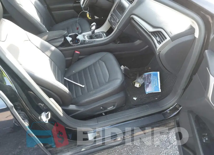 3FA6P0LU5GR201624 Photo# 5