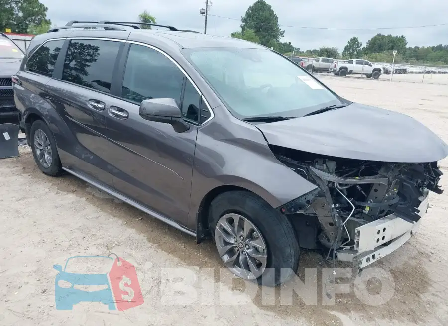 5TDYRKEC2NS128798 Photo# 1