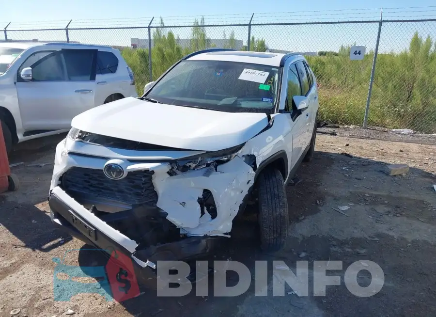 JTMW1RFV9LD059818 Photo# 2