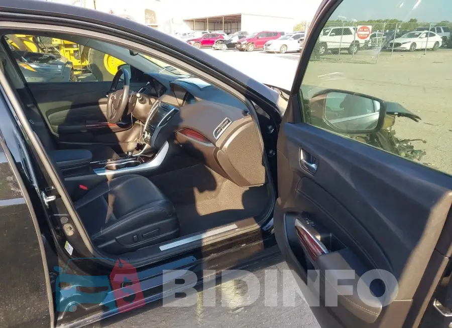 19UUB1F30HA008917 Photo# 5