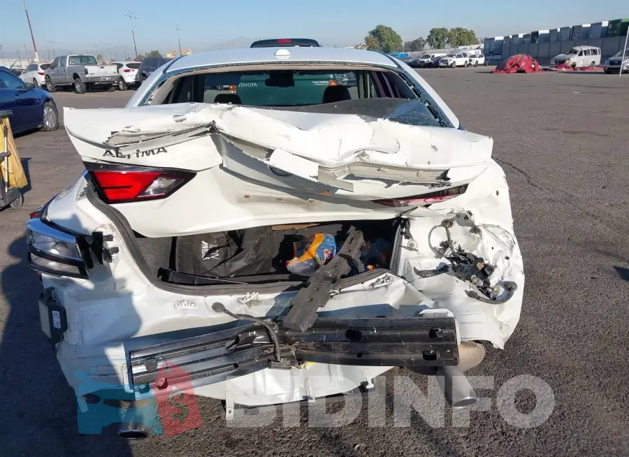 1N4BL4CV0KC102176 Photo# 17
