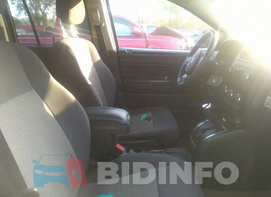 1C4NJCBA2GD751694 Photo# 5