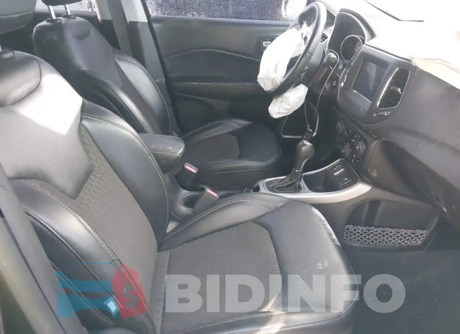 3C4NJCBBXLT231322 Photo# 5