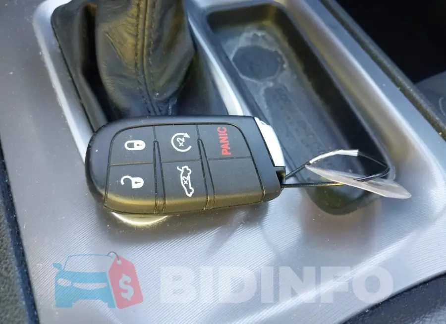 2C3CDXHG8PH560029 Photo# 11