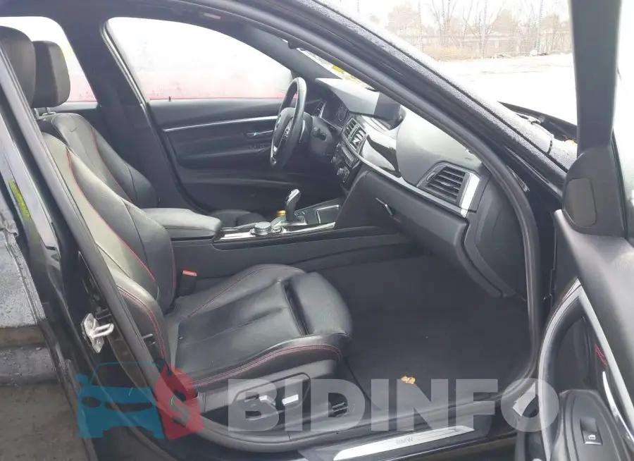WBA8E3G54GNT80462 Photo# 5