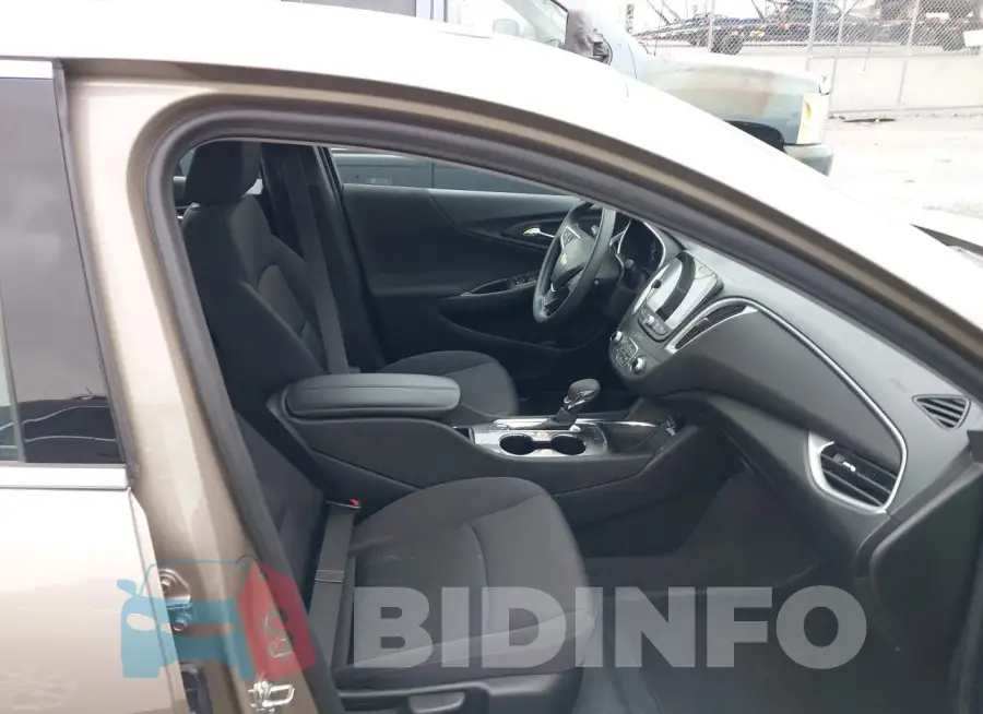 1G1ZD5ST5RF140113 Photo# 5