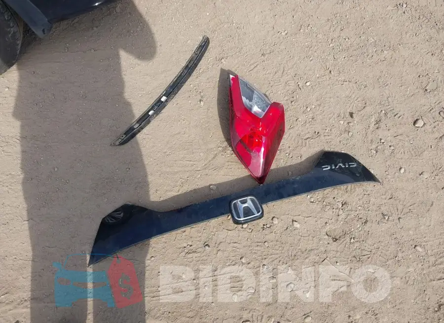 19XFC1F73HE210123 Photo# 12