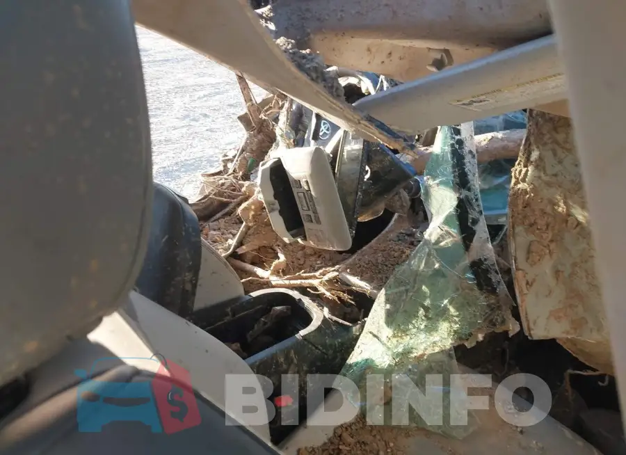 4T3B6RFV9PU130427 Photo# 5