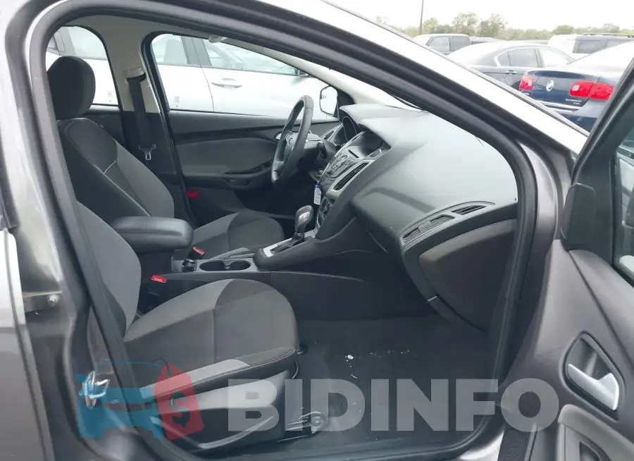 1FADP3F22EL435217 Photo# 5
