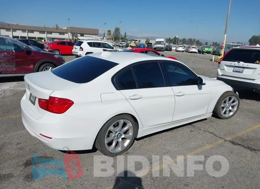 WBA3B1G50FNT06168 Photo# 4