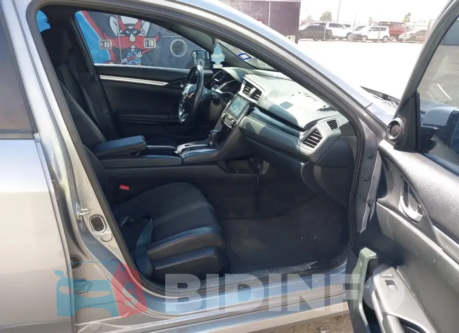 19XFC2F83LE015842 Photo# 5