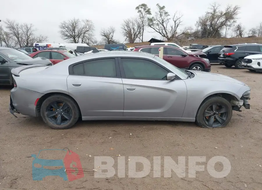 2C3CDXHG6HH615255 Photo# 14