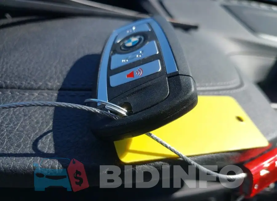 WBS8M9C54J5K99928 Photo# 11
