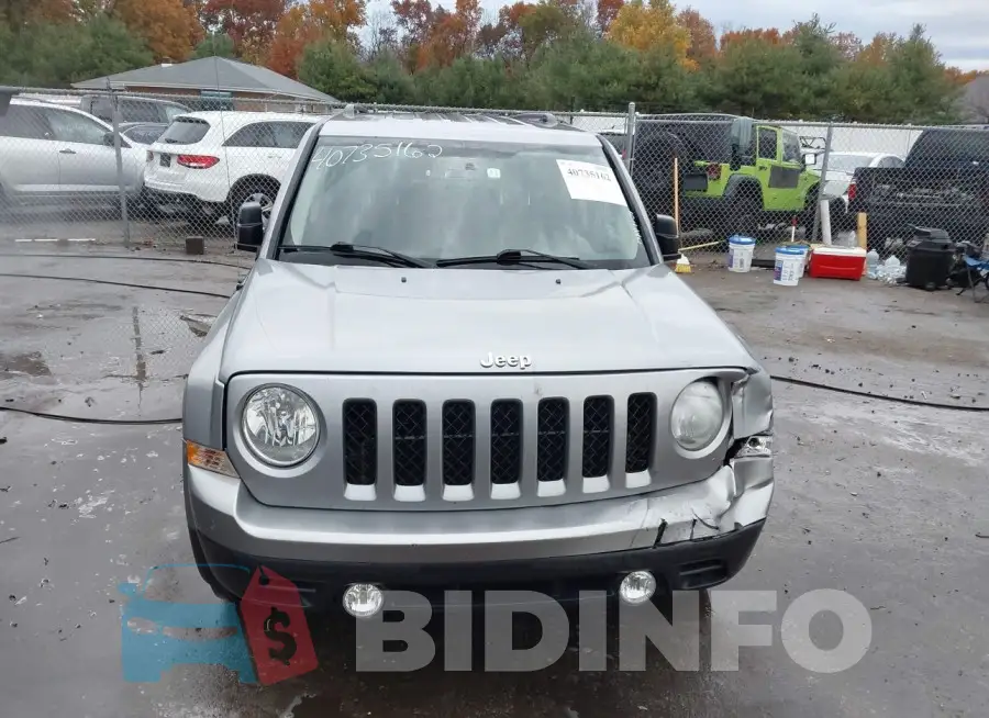1C4NJPBB3HD103816 Photo# 12