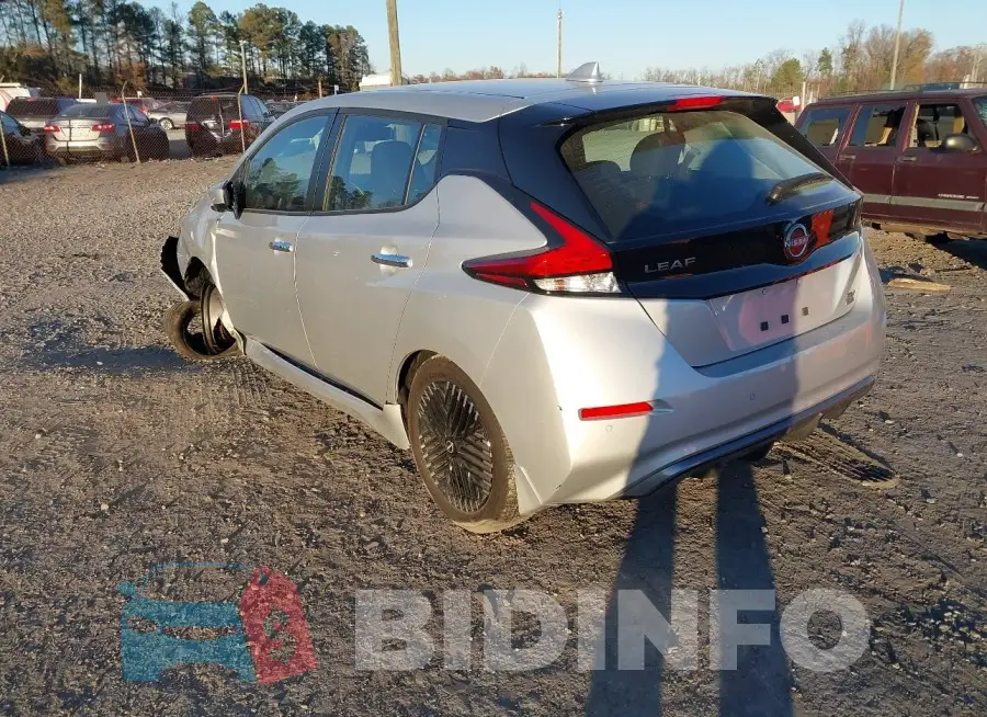 1N4CZ1CV8PC557964 Photo# 3