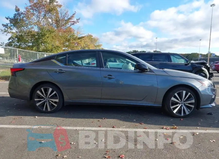 1N4BL4CV3KC180256 Photo# 13