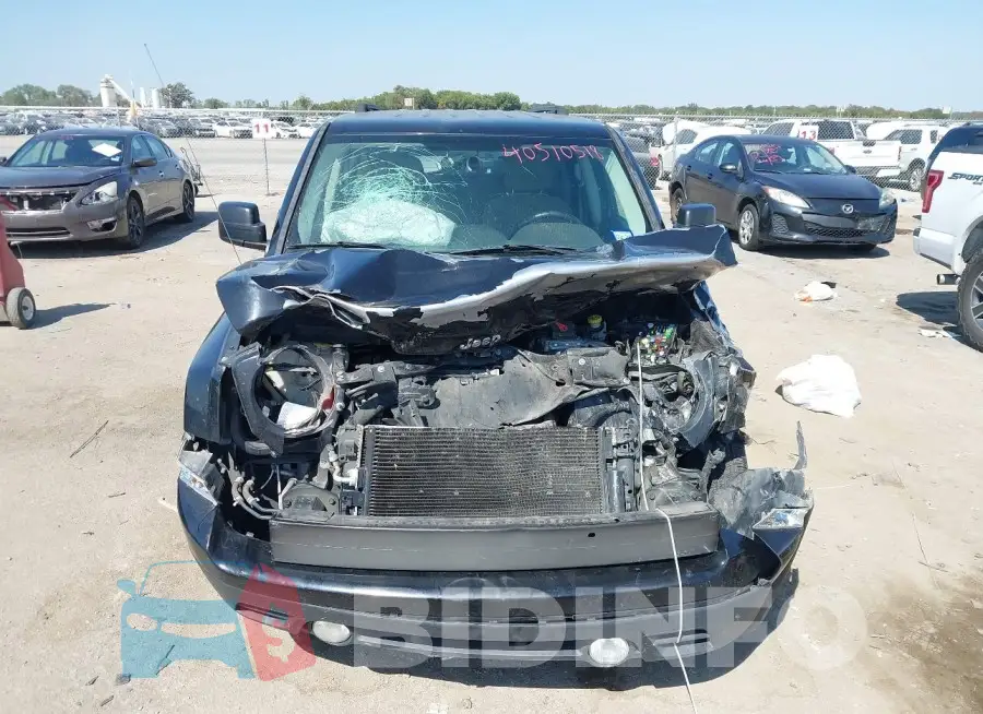 1C4NJPFA6GD794162 Photo# 12