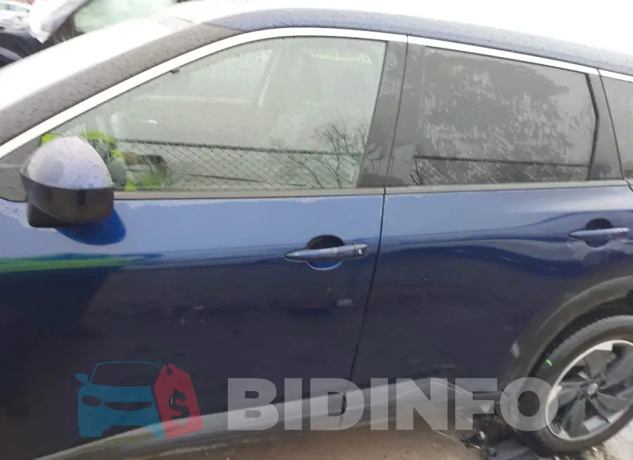 JN8BT3BB4RW432458 Photo# 15