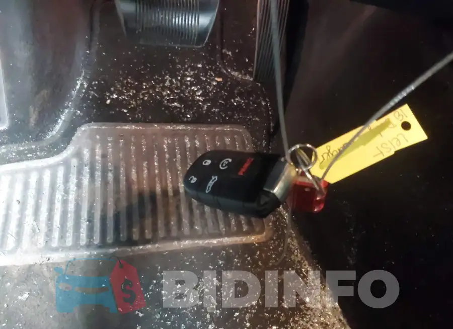 2C3CDXCT2JH282868 Photo# 11