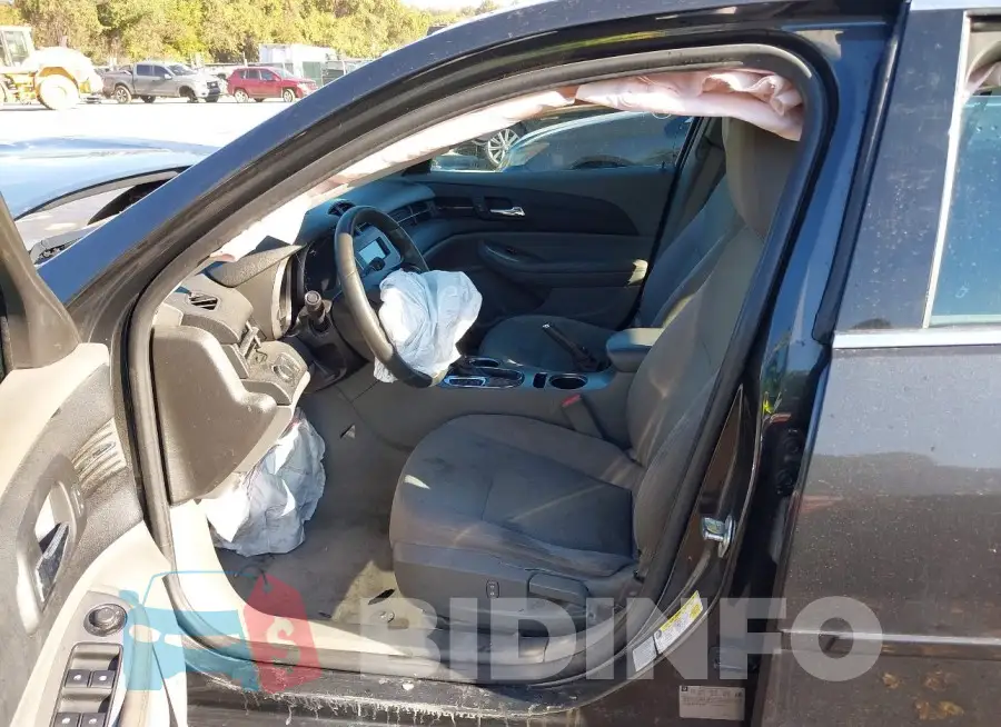 1G11B5SL1FF114445 Photo# 5