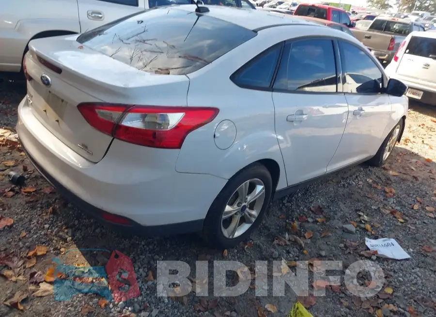 1FADP3F23EL338897 Photo# 4