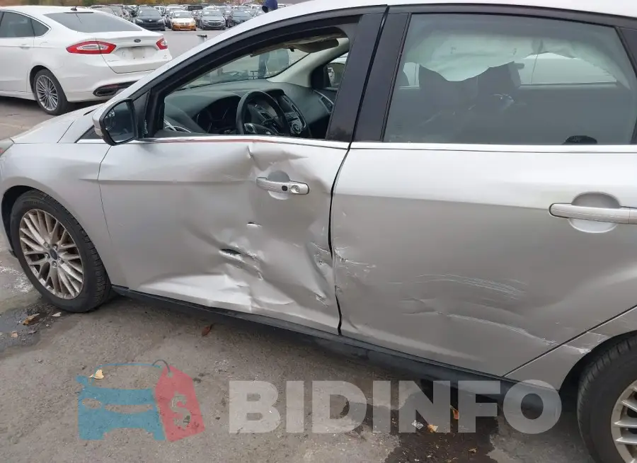 1FADP3J29EL236821 Photo# 6