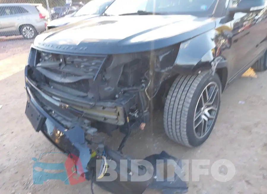 1FM5K8GT2JGB40425 Photo# 6