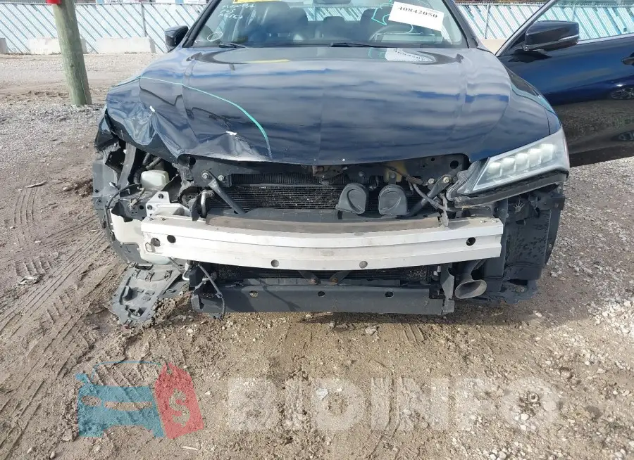 19UUB2F58FA013786 Photo# 6