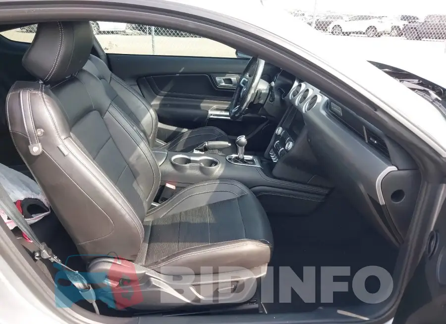 1FA6P8CFXP5304122 Photo# 5