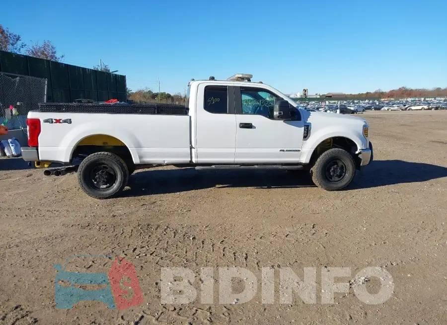 1FT8X3BT9JEB02425 Photo# 12