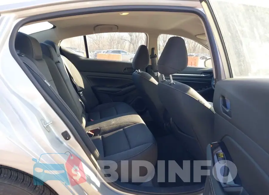 1N4BL4DV3PN331039 Photo# 8