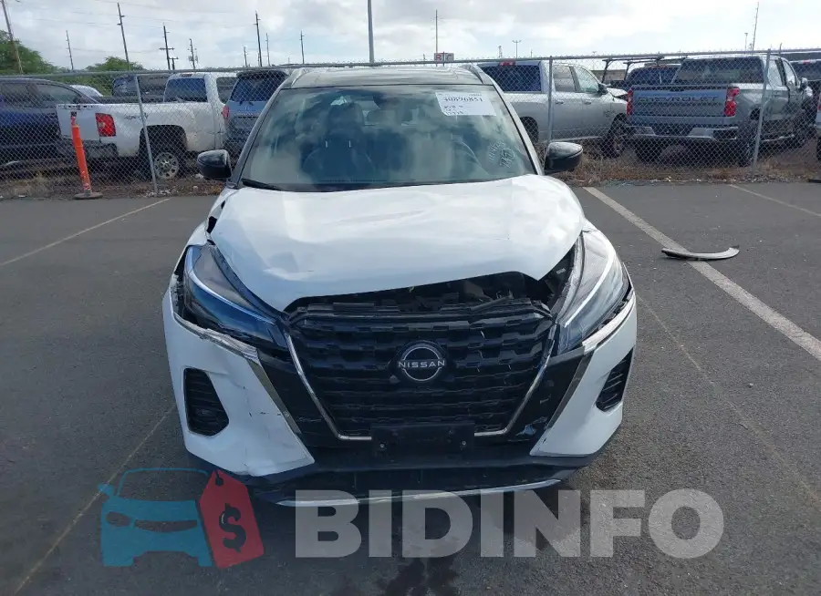 3N1CP5DV4PL523632 Photo# 12