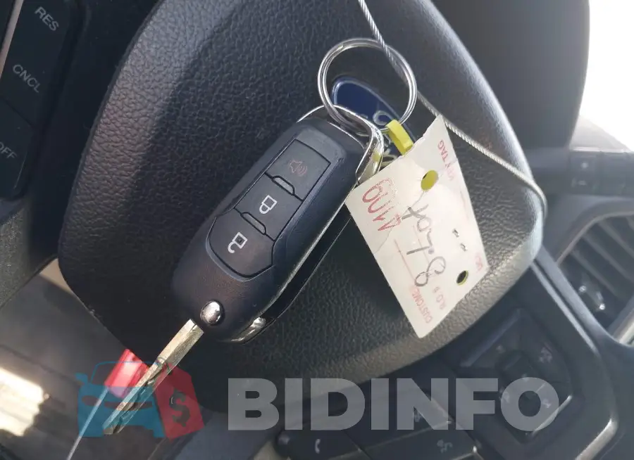 1FDUF4GTXKDA16818 Photo# 11