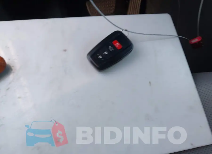 4T3D6RFV3MU033017 Photo# 11