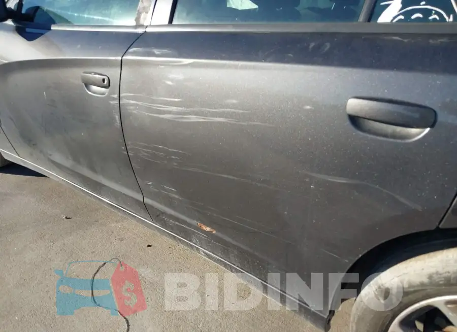 2C3CDXJG1FH746276 Photo# 17