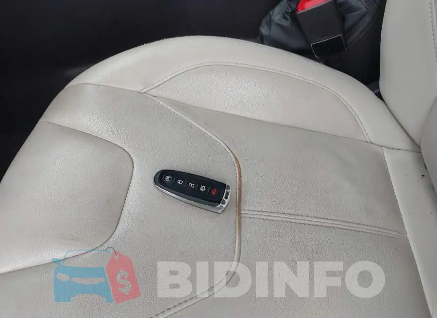 1FADP3J28JL271781 Photo# 11