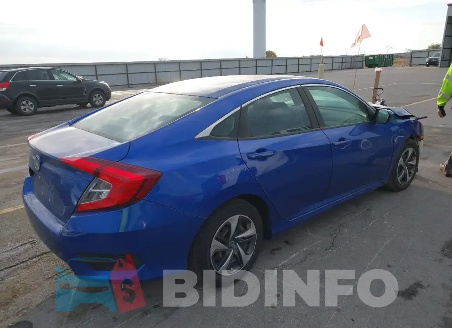 19XFC2F65KE013877 Photo# 4