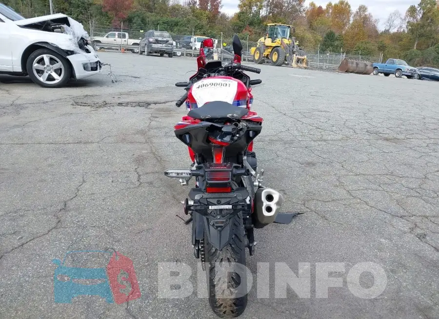 MLHPC7053R5000310 Photo# 6
